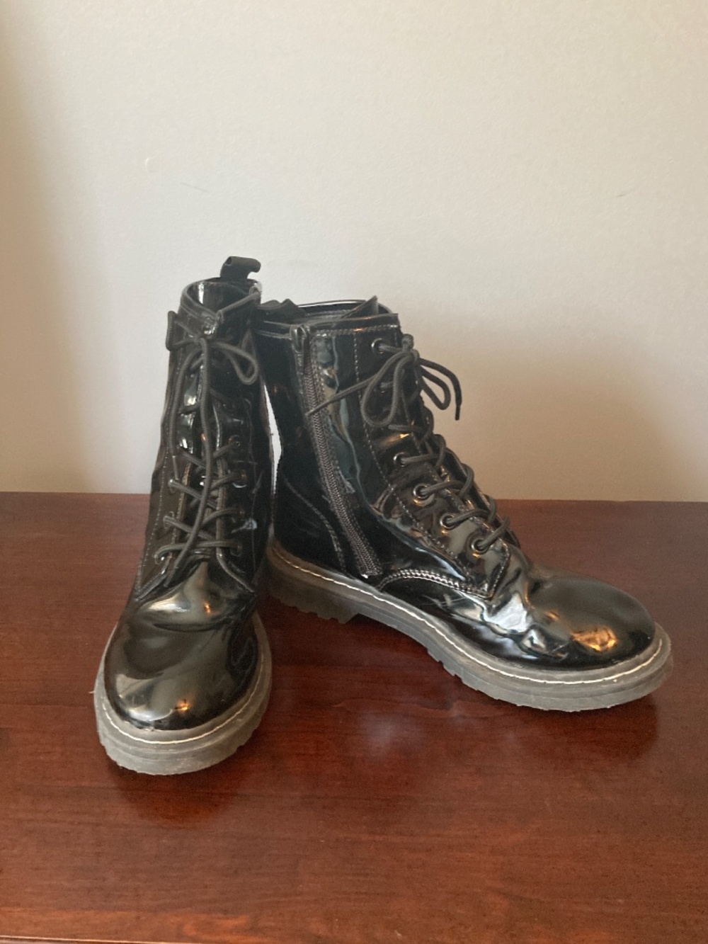 Wild Pair Ryyderp Black Patent Lace-Up, size zip Combat Boots Women's Size 7.5M